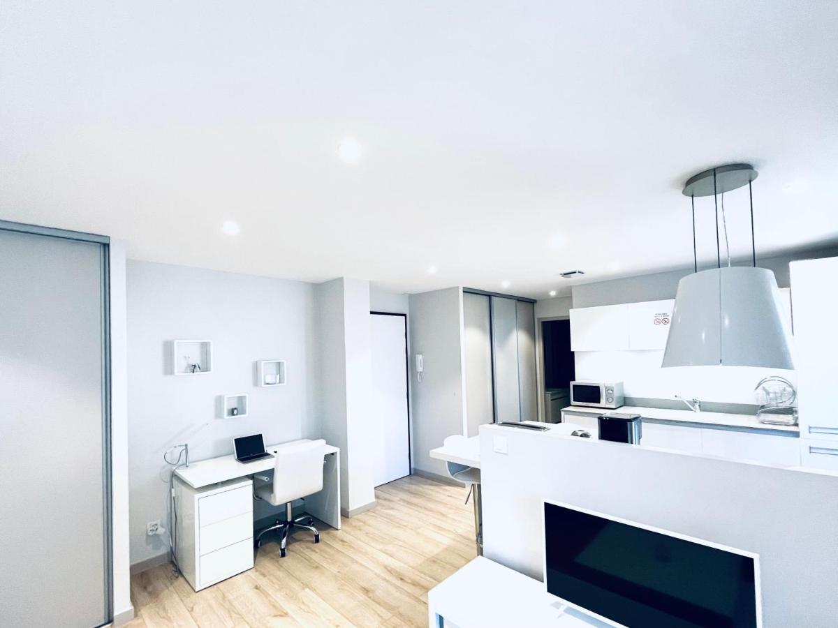 Le White Cosy A 5 Minutes Du Avec Parking Privatif Gratuit Appartement *