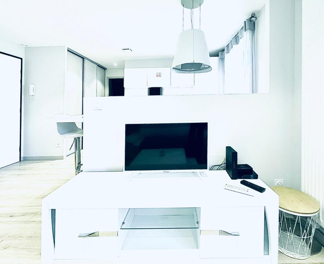 Apartment Le White Cosy A 5 Minutes Du Avec Parking Privatif Gratuit